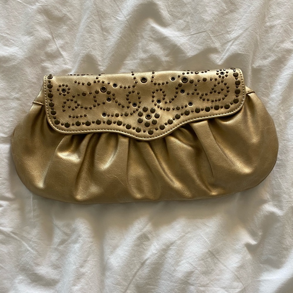 Bandolino gold clutch